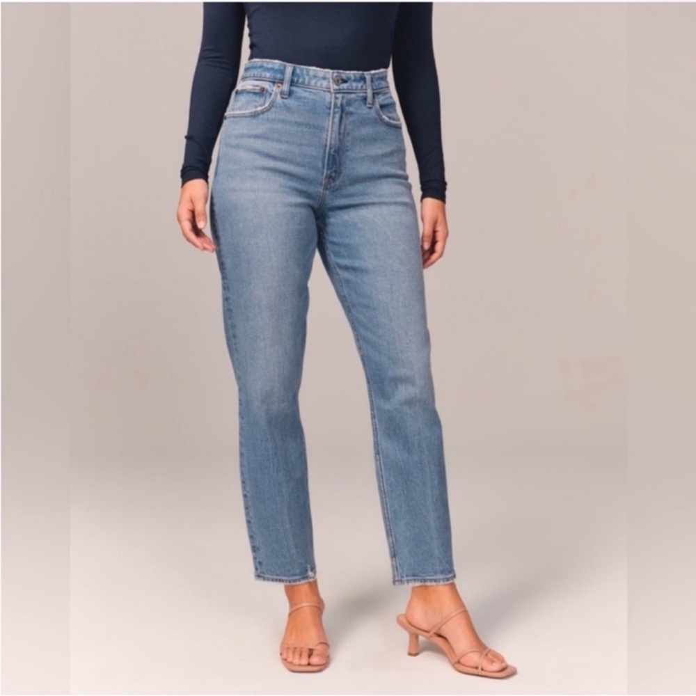 Abercrombie & Fitch The Mom High Rise Jeans Denim Medium Wash